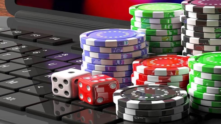 Seorang Akan Berkomitmen Bermain Casino Online